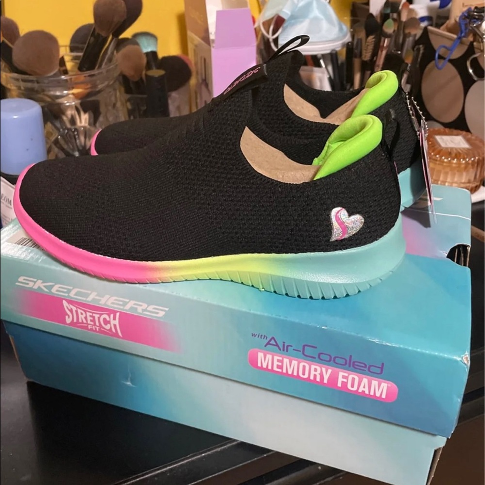 Skechers